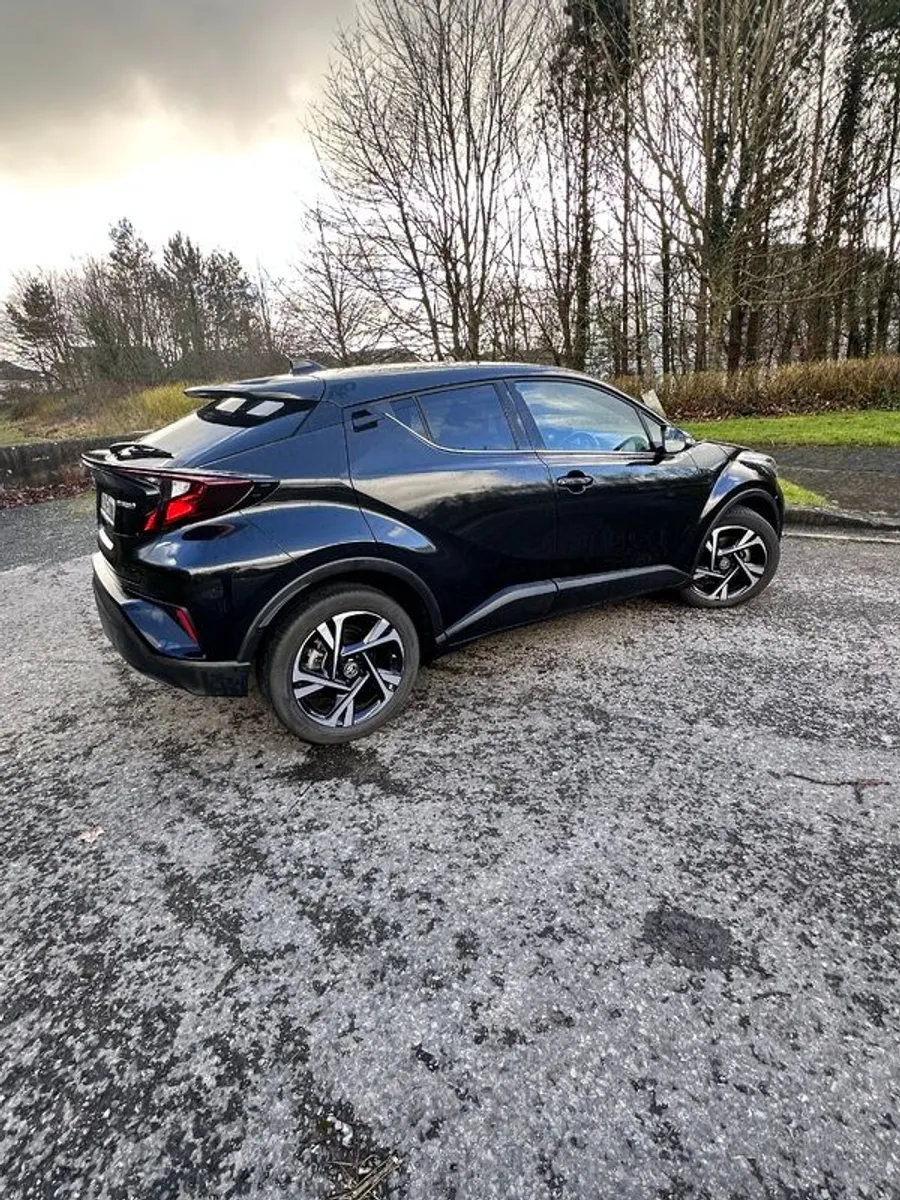 2022 Toyota C-HR - Image 3