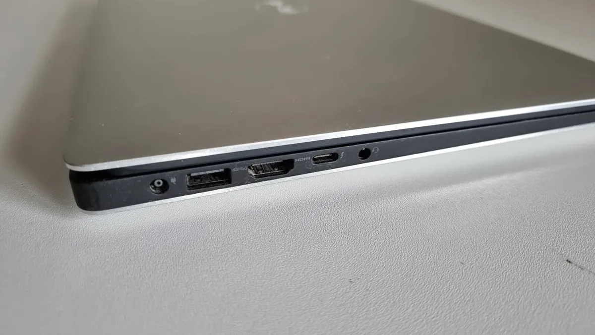 Dell Precision 5540 - Image 4