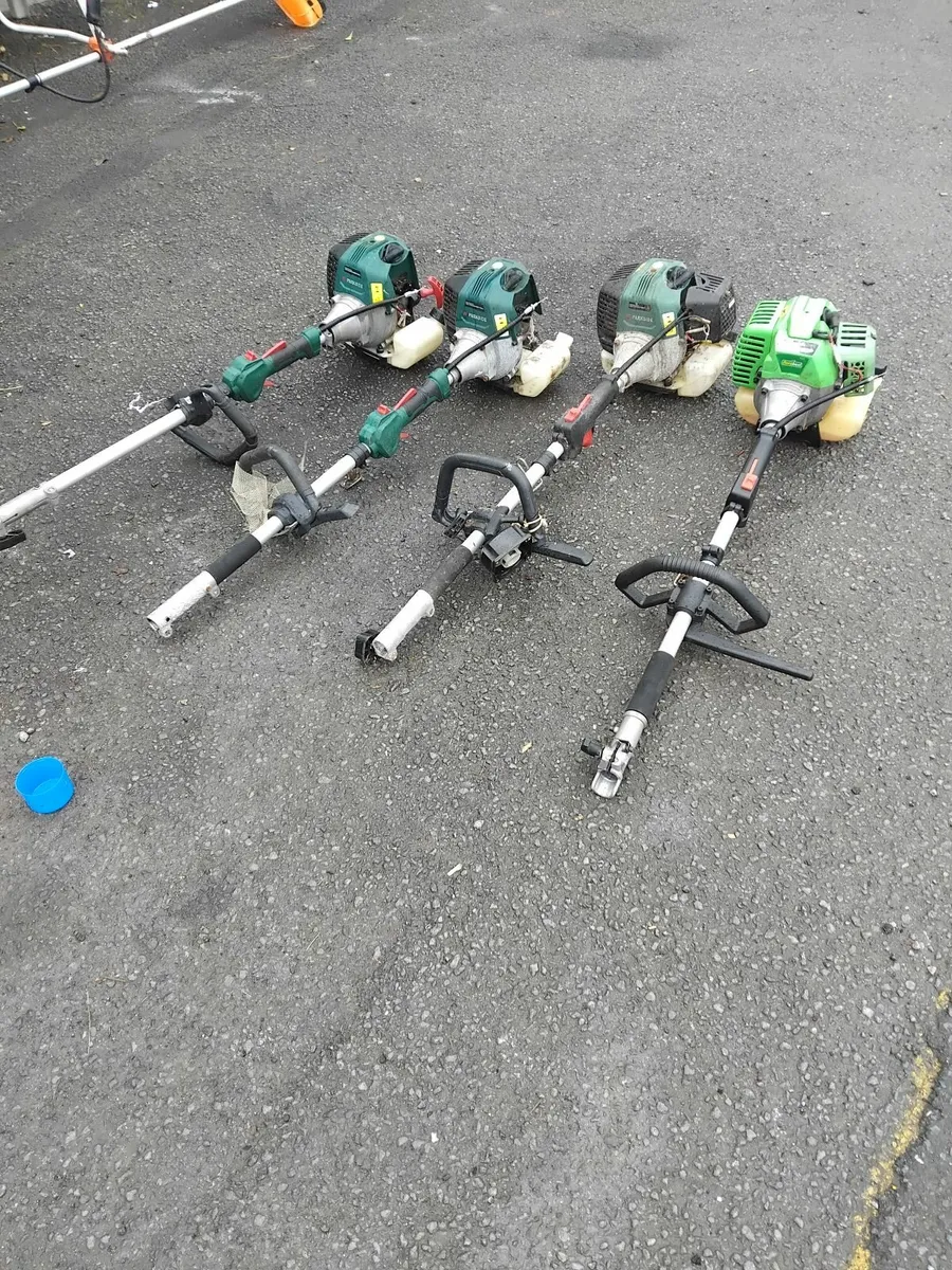 4 grass strummers for parts 30e each - Image 4