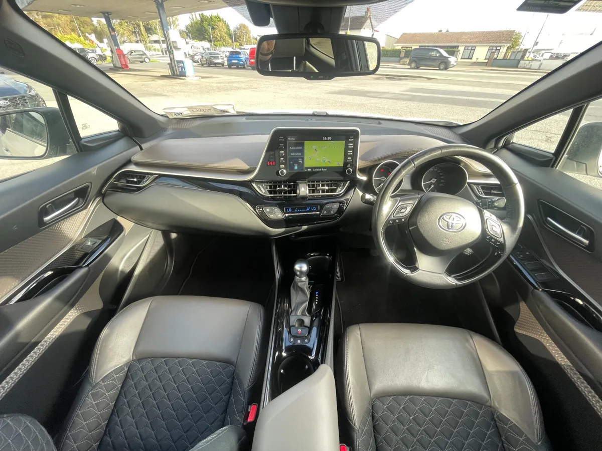 C-HR 2020 Hybrid **Minimum Trade-In Allowance - Image 2