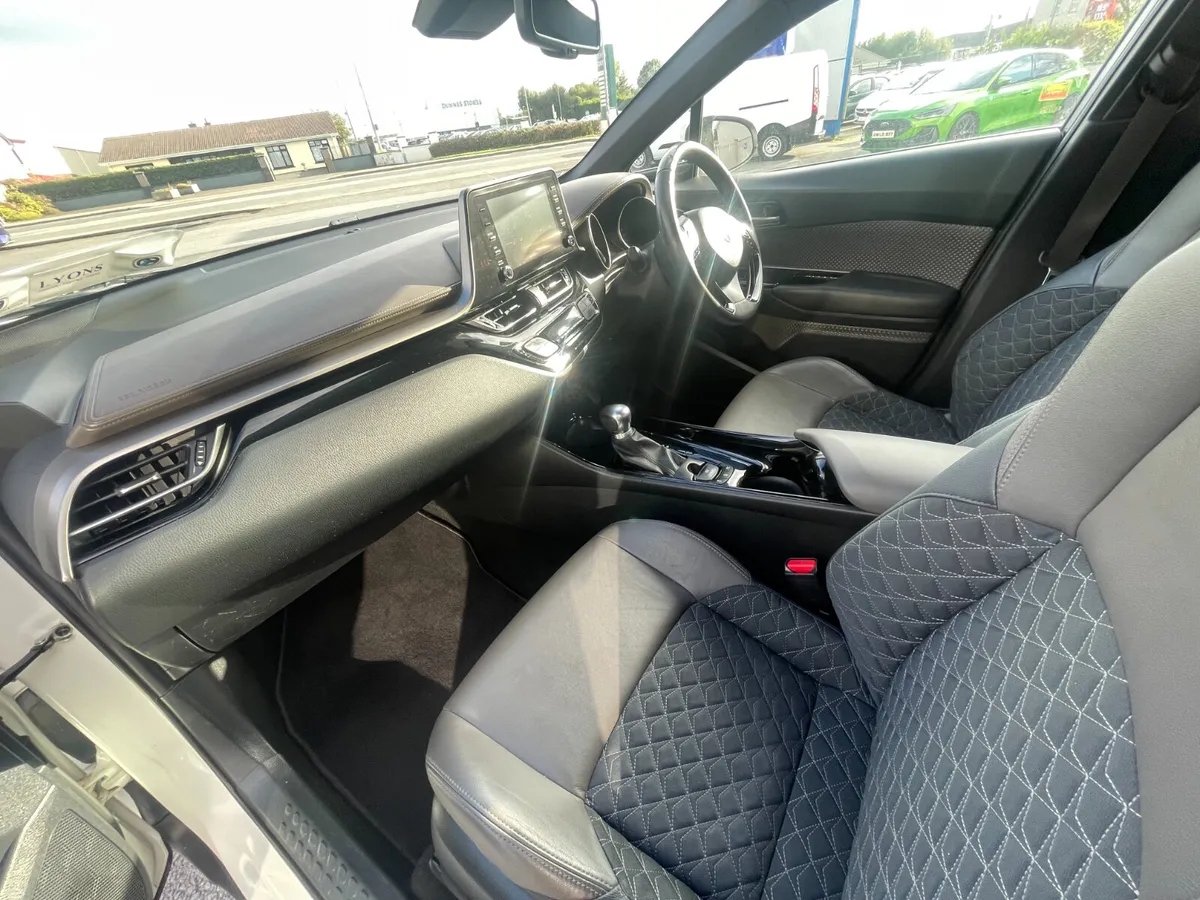 C-HR 2020 Hybrid **Minimum Trade-In Allowance - Image 4