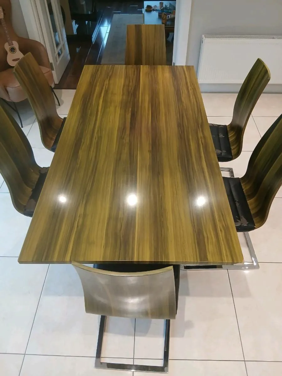 Kitchen table & chairs - Image 1