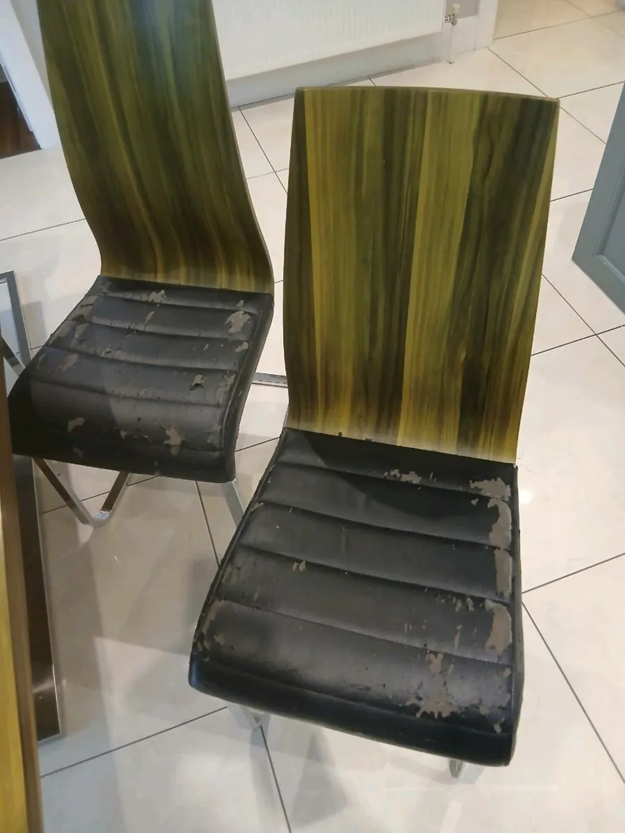 Kitchen table & chairs - Image 3