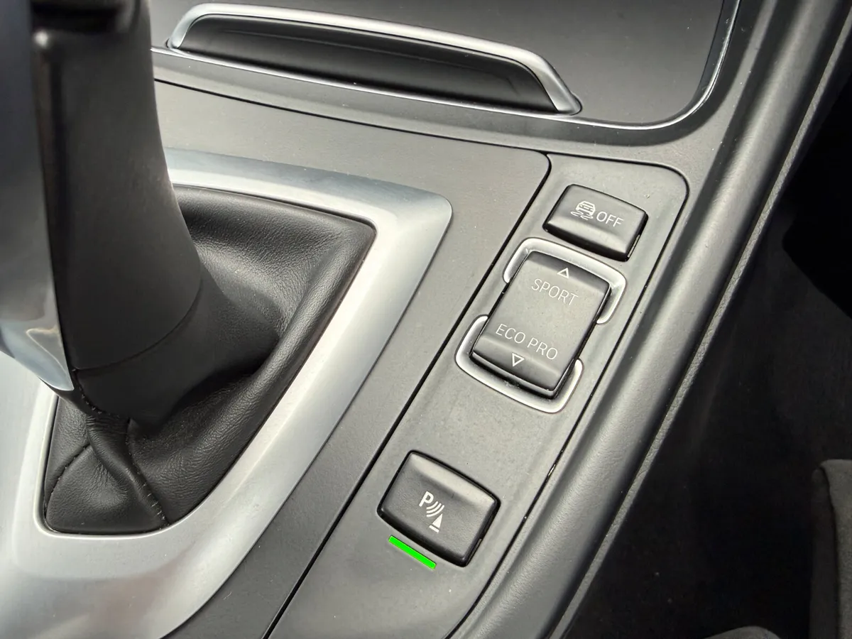 181 BMW 320D M-SPORT SALOON 2.0 AUTOMATIC - Image 2