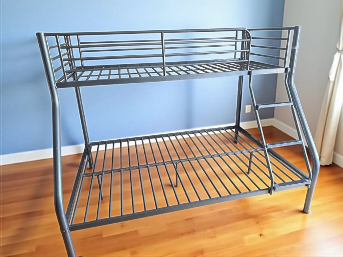 Bunk beds - Image 1