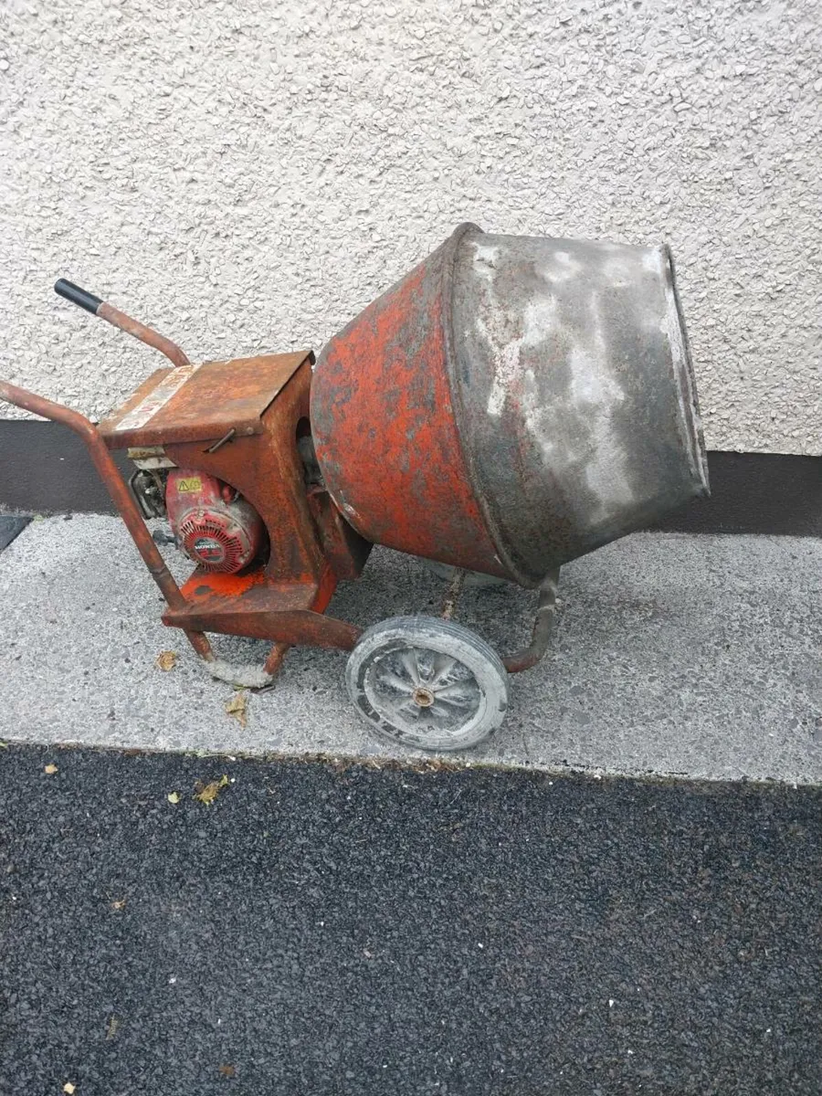 Concrete mixer - Image 1