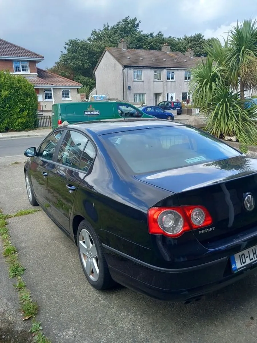 2010 Volkswagen Passat - Image 3