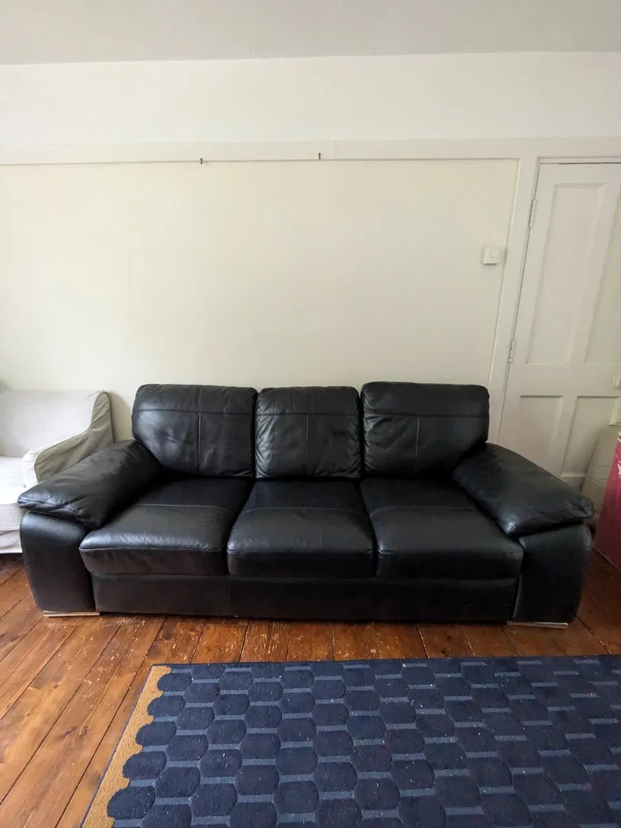 Leather couch - Image 1