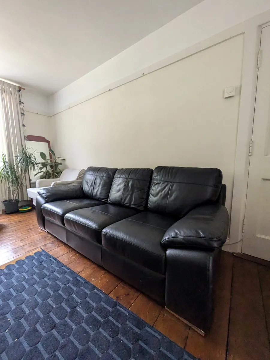 Leather couch - Image 2