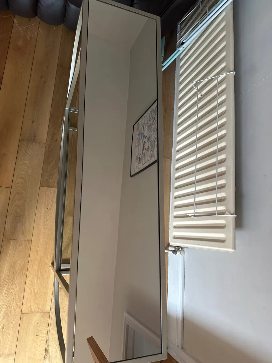 Glass table - Image 2