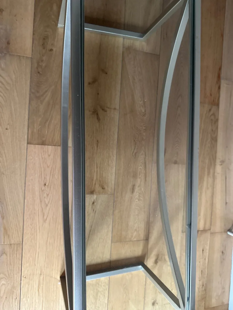 Glass table - Image 3