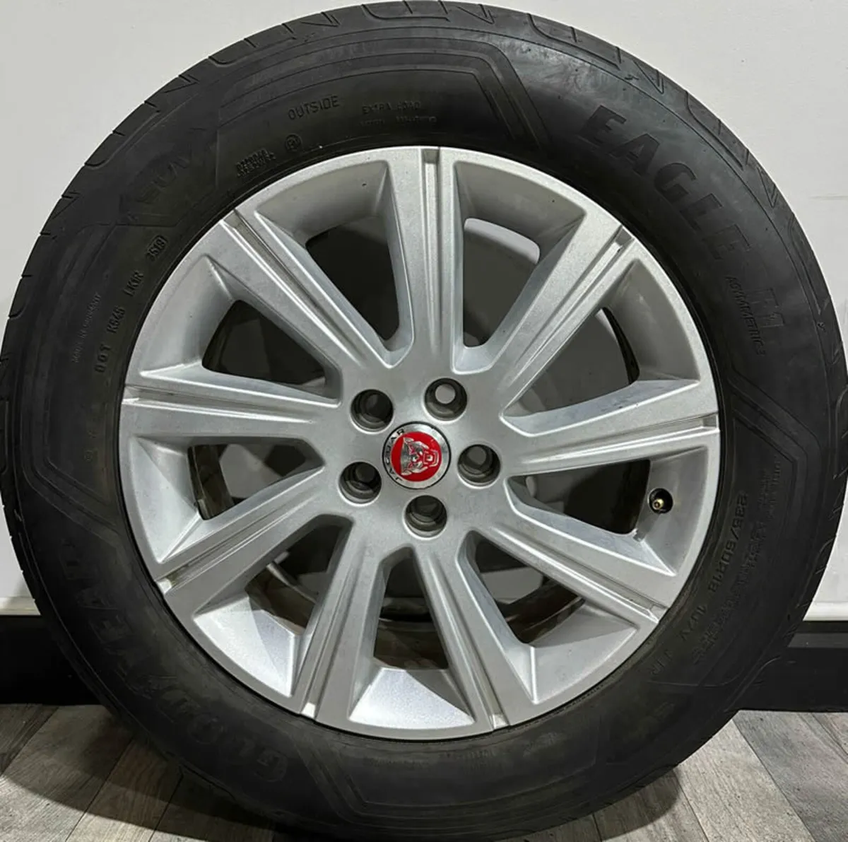 18" Genuine Jaguar E Pace Alloy Wheels & Tyres - Image 4
