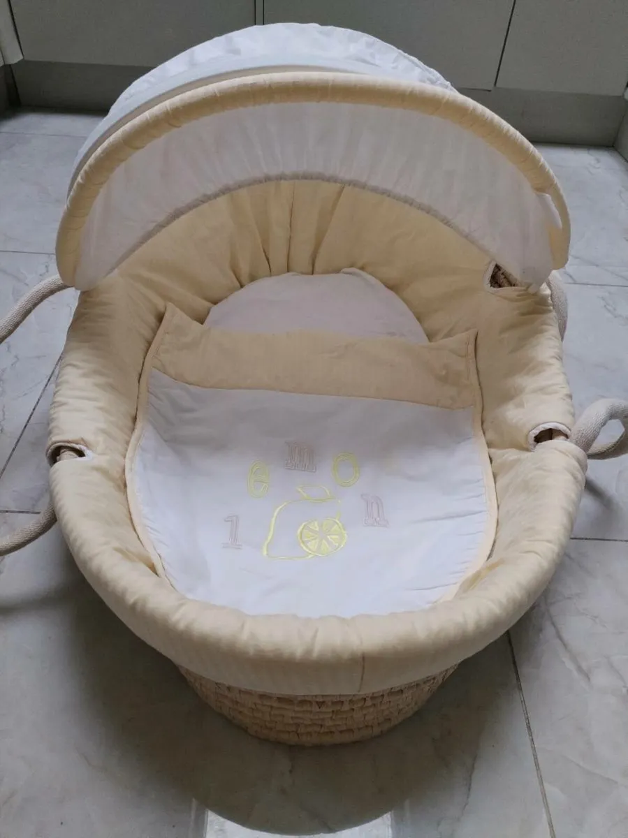 Baby Elegance moses basket - Image 2
