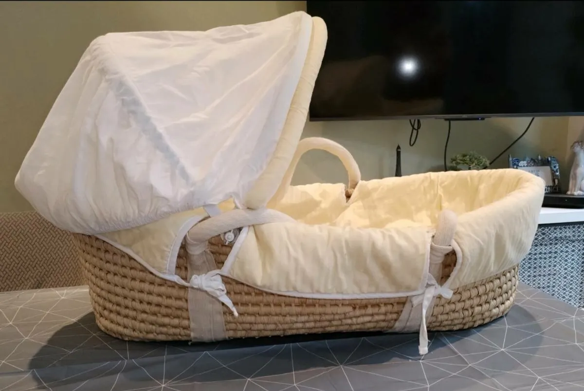 Baby Elegance moses basket - Image 3