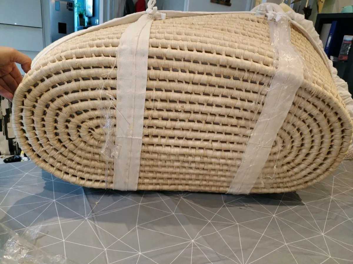 Baby Elegance moses basket - Image 4