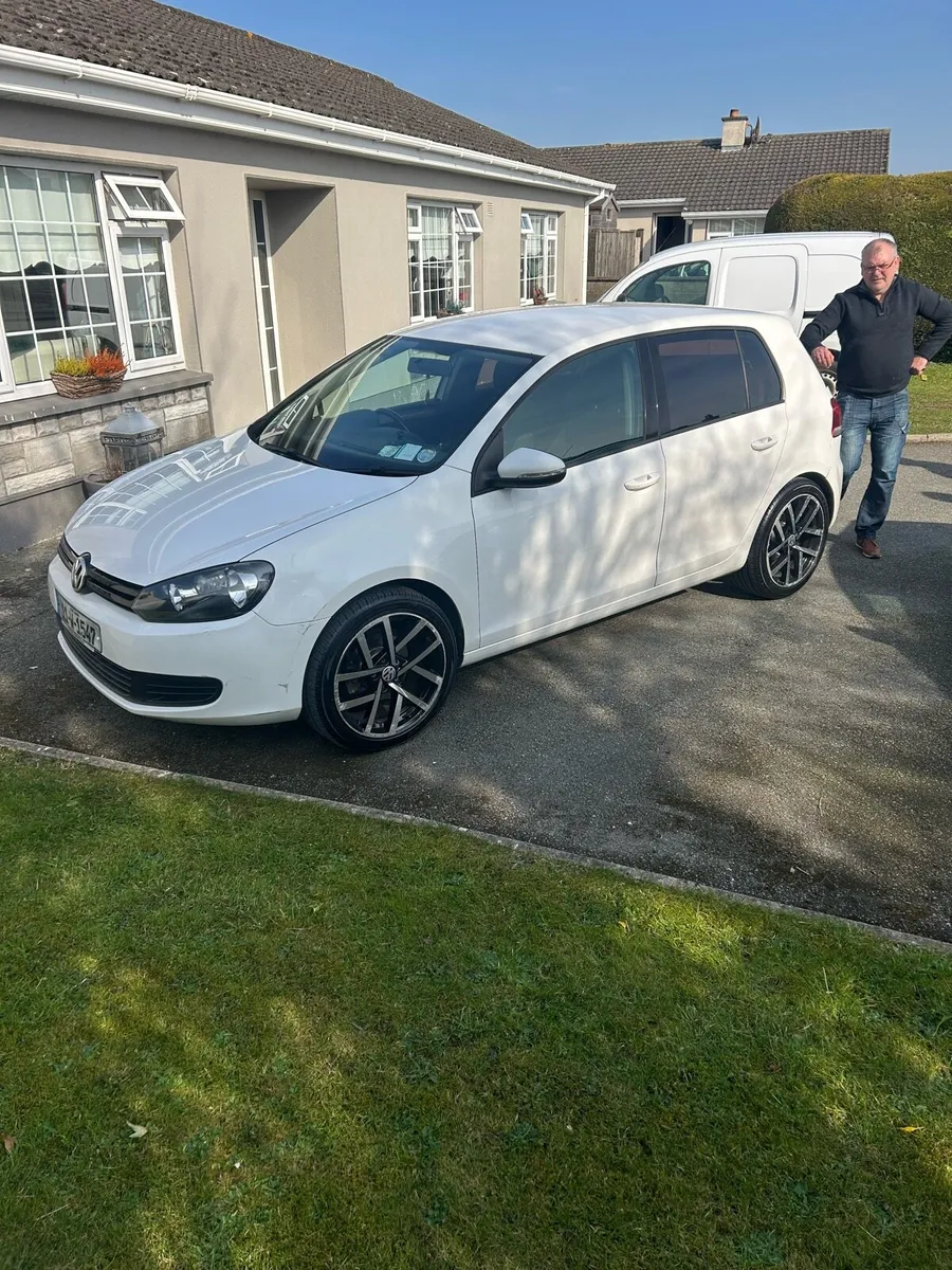 2011 Golf - Image 4