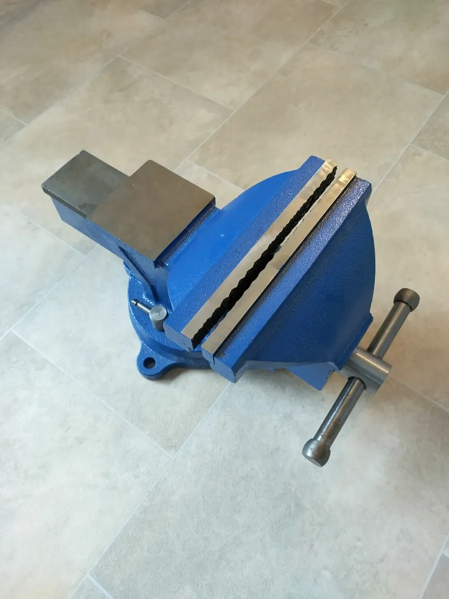 200mm  Bench Vice 8 With Swivel Base - Image 1