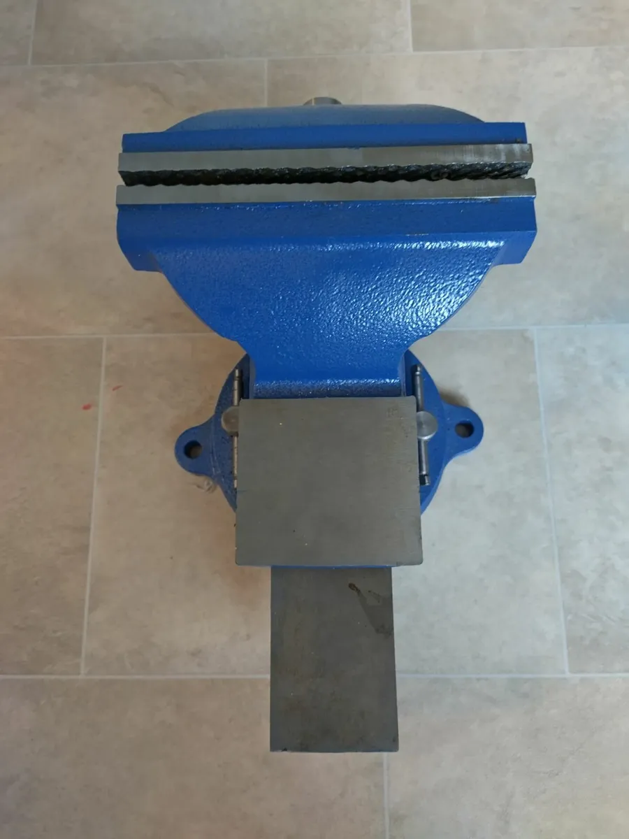 200mm  Bench Vice 8 With Swivel Base - Image 3