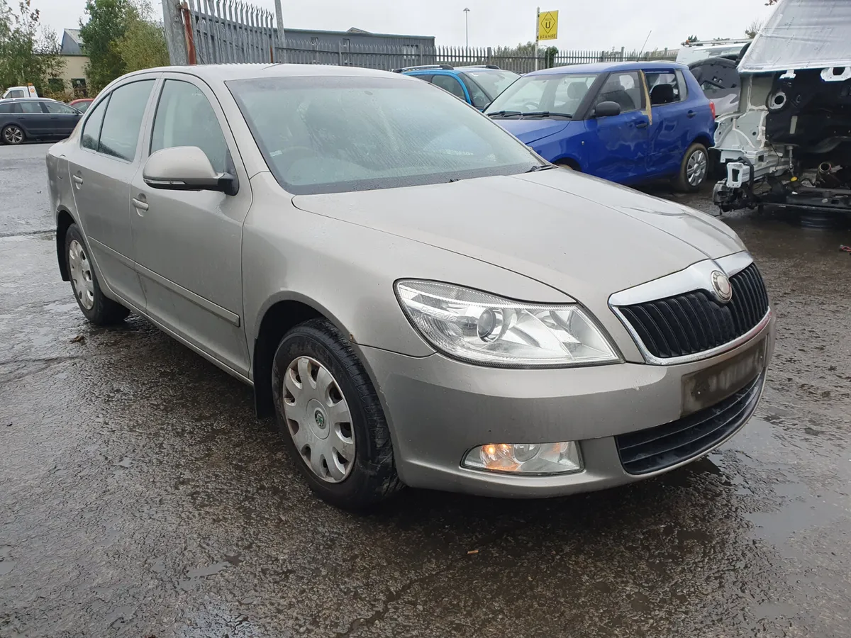 10 SKODA OCTAVIA  1.6 TDI (CAY) FOR BREAKING - Image 1