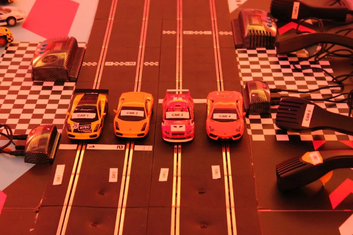 scalextric 4 lane car track - Image 3