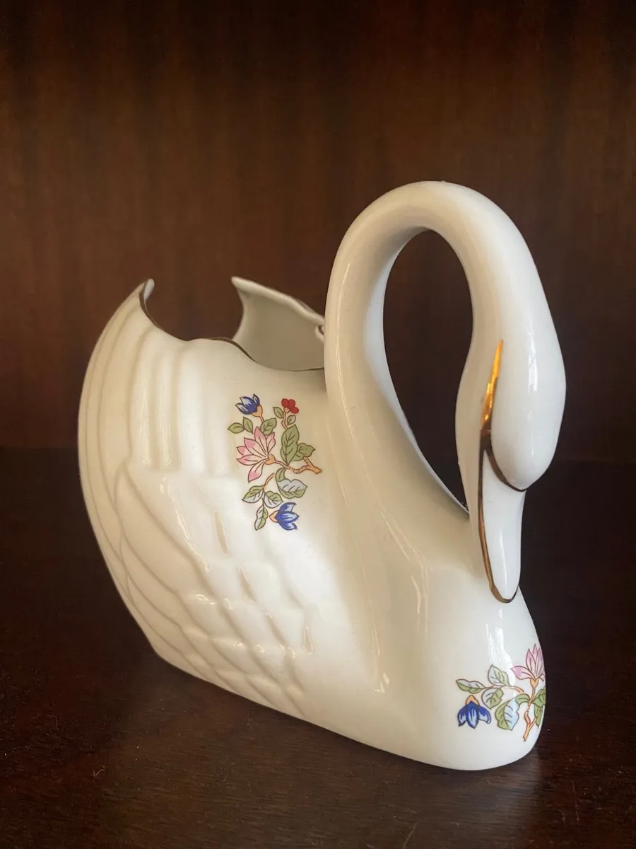 Royal Tara swan - Image 2