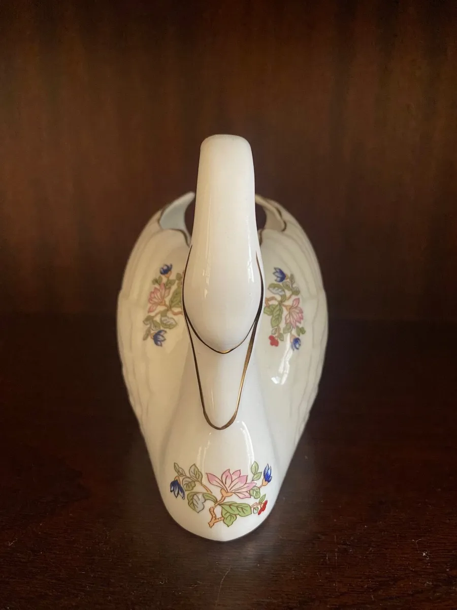 Royal Tara swan - Image 3