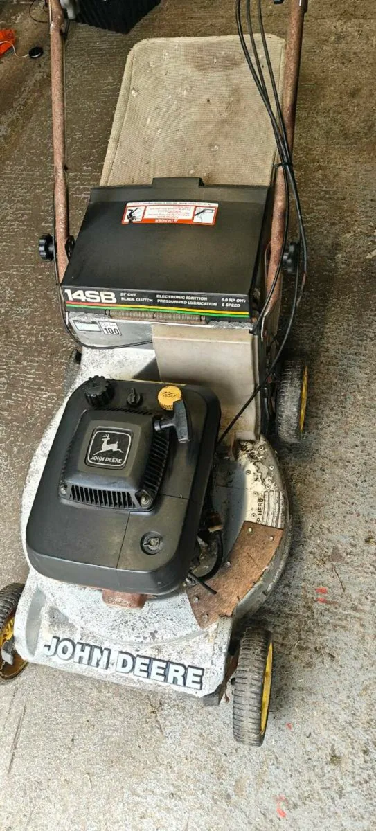 John deere lawnmower - Image 2