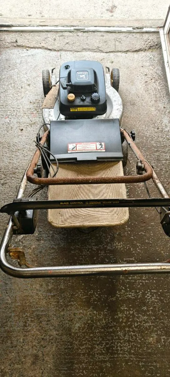 John deere lawnmower - Image 3