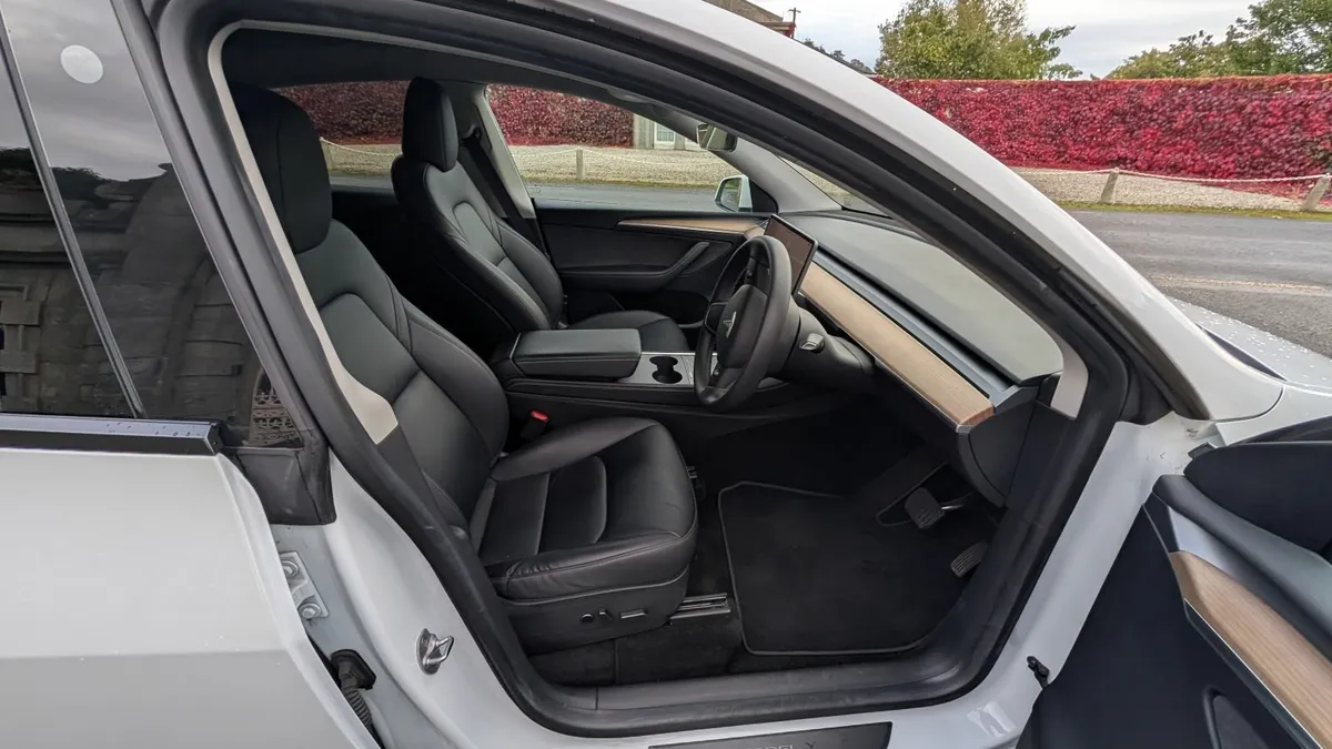 2022 Tesla Model Y Long Range AWD - Image 2