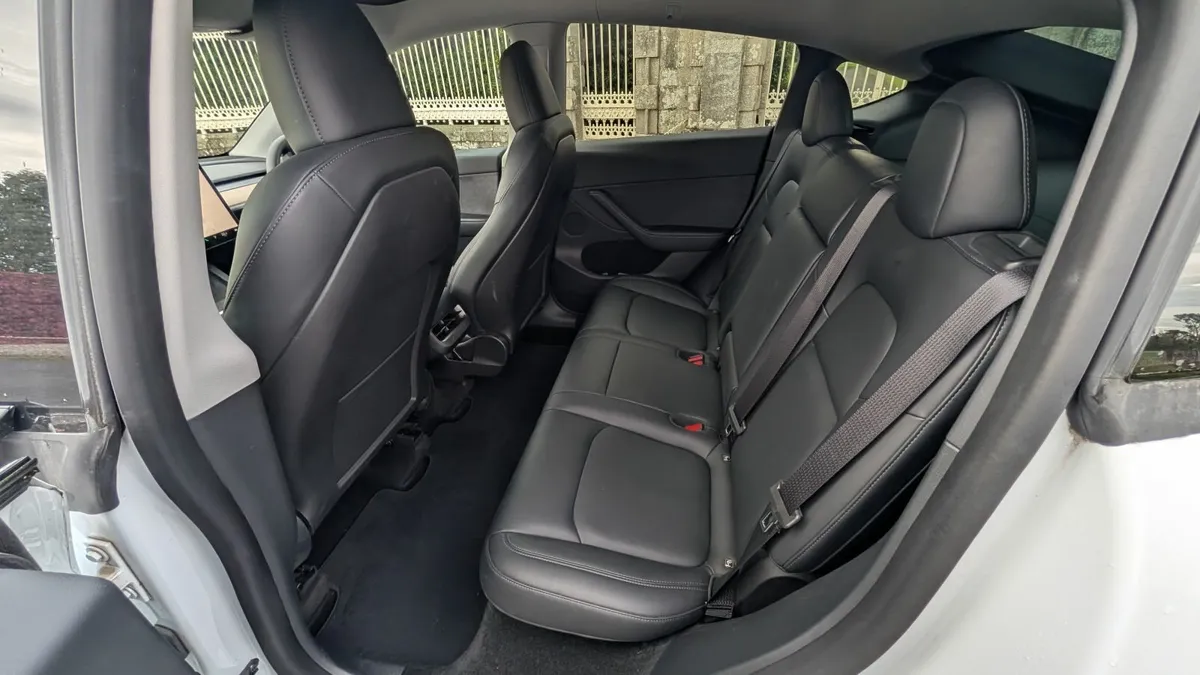 2022 Tesla Model Y Long Range AWD - Image 4