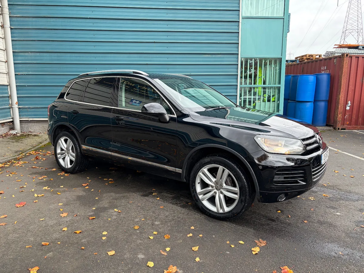 12 Volkswagen Touareg N1 2 Seats Commercial - Image 3