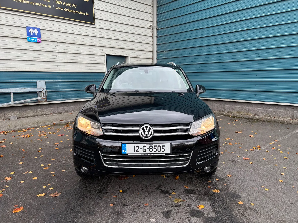 12 Volkswagen Touareg N1 2 Seats Commercial - Image 2