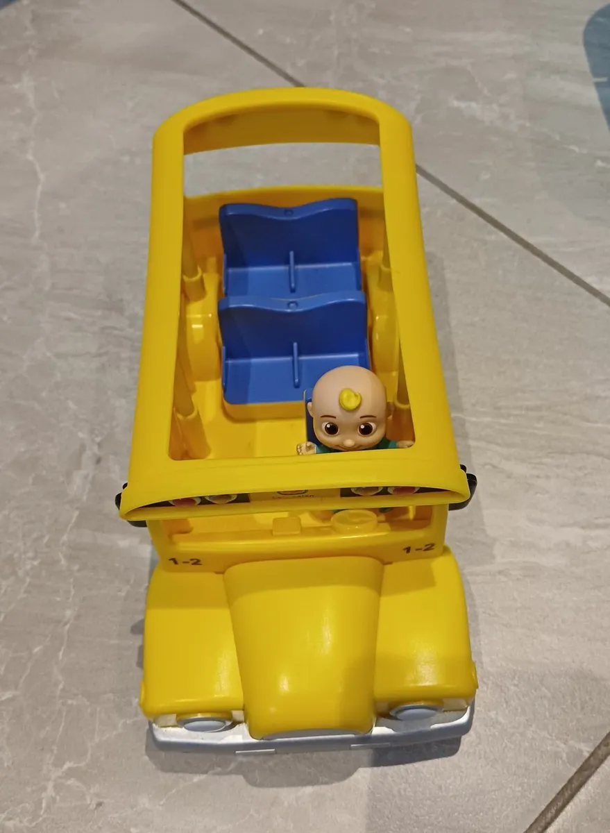 CoComelon Mucisal Toy Yellow Bus - Image 2