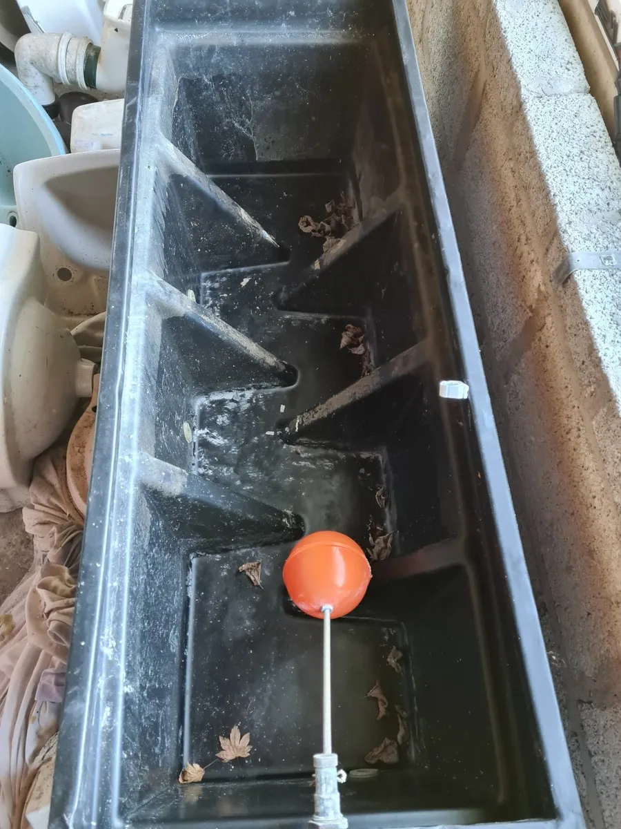 3 x water tanks with internals and connections - Image 4