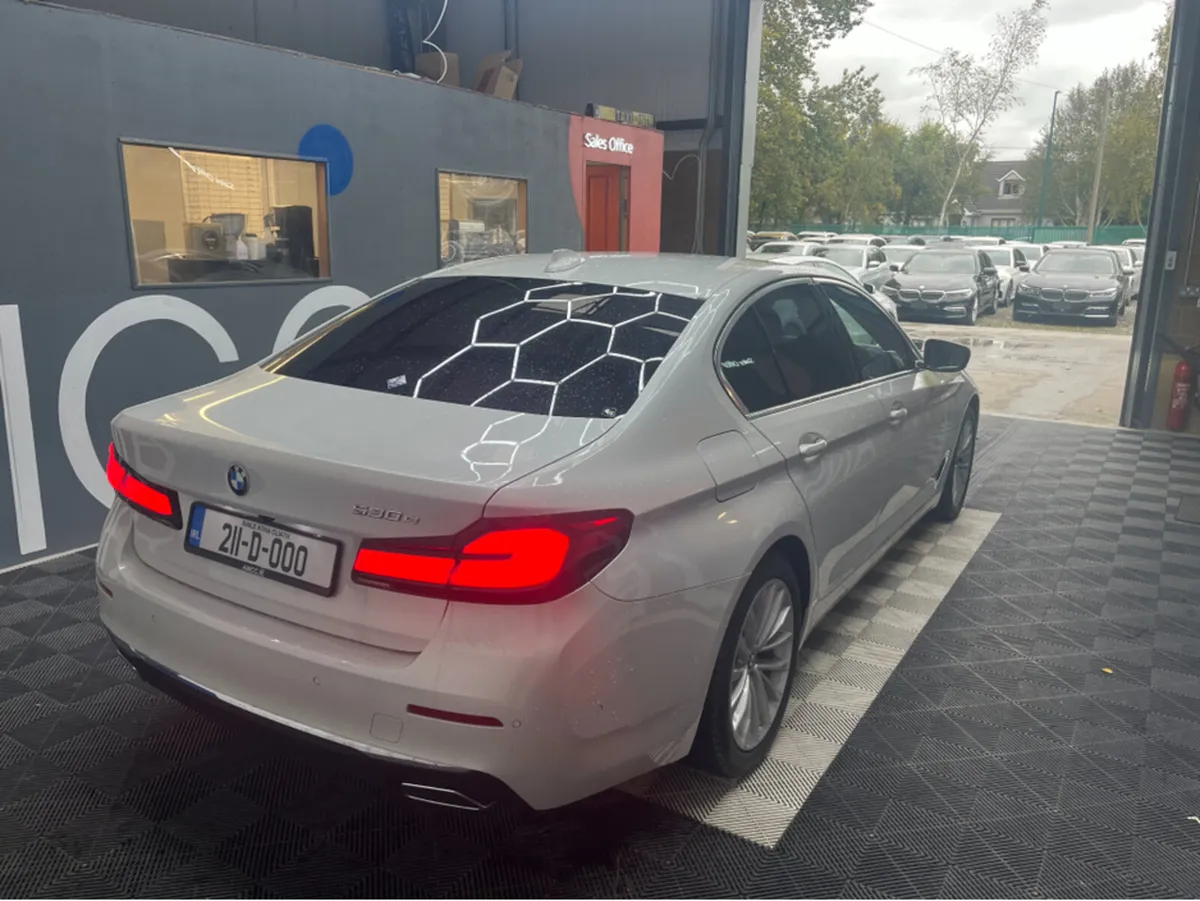 BMW 5-Series 2021 BMW 5 SERIES 530E LUXURY 2.0 HYB - Image 2