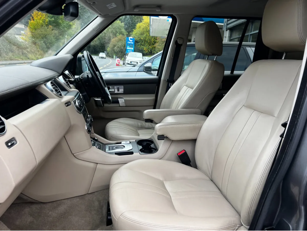 Land Rover Discovery 3.0 TDV6 5 SEAT CREW CAB XE A - Image 4