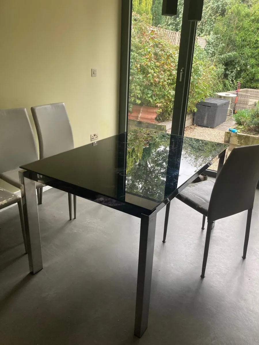 Calligaris Dining table - Image 1