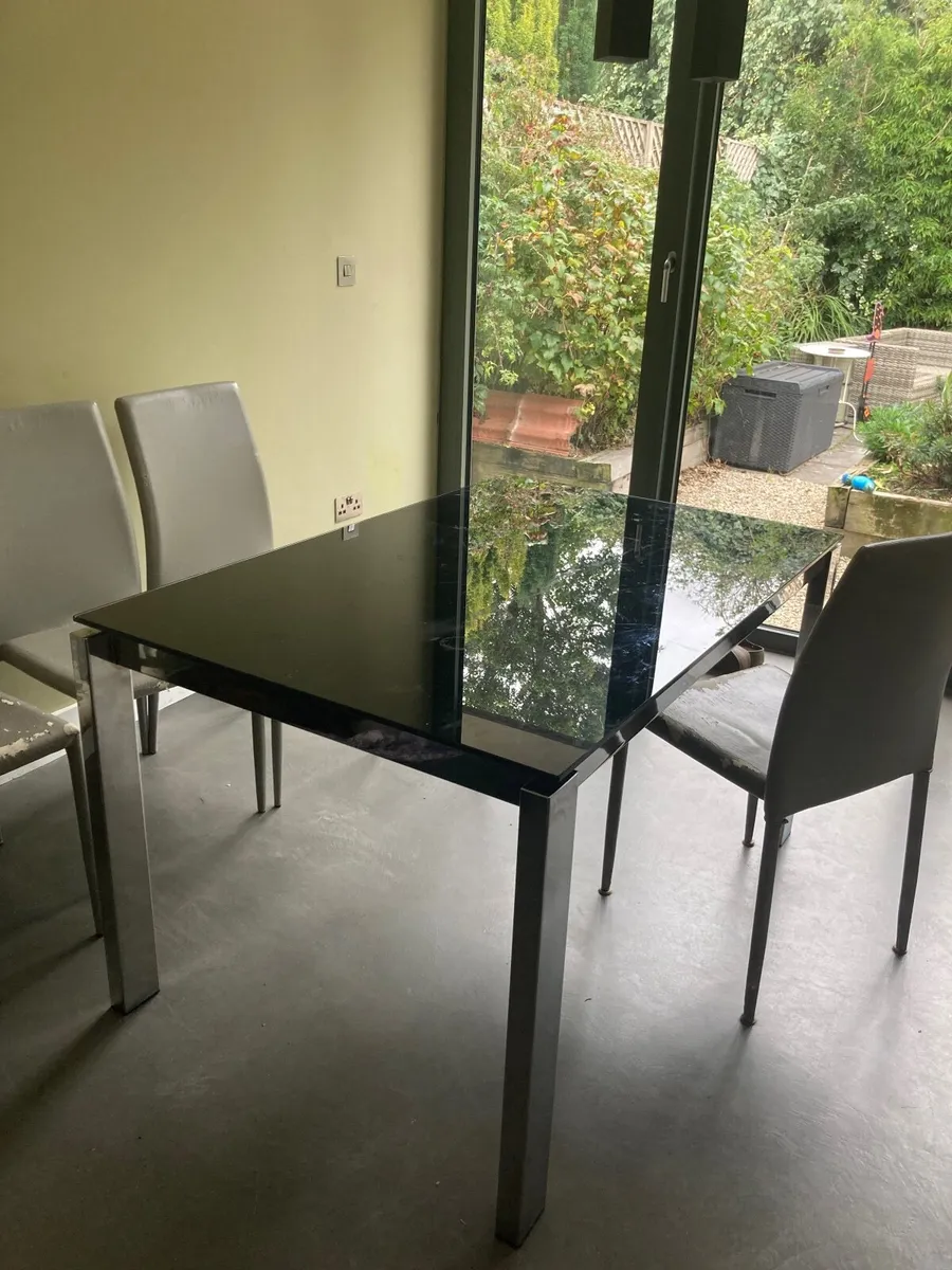 Calligaris Dining table - Image 3
