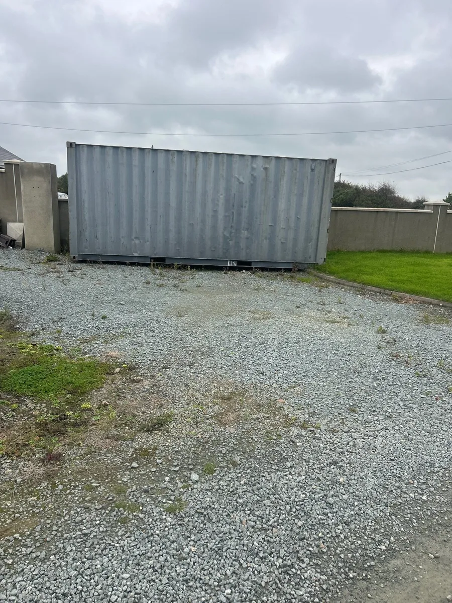 Shipping container - Image 1