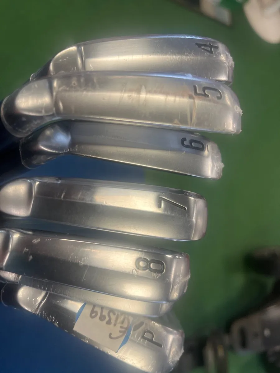 Srixon ZX7 steel irons 4-pw - Image 1