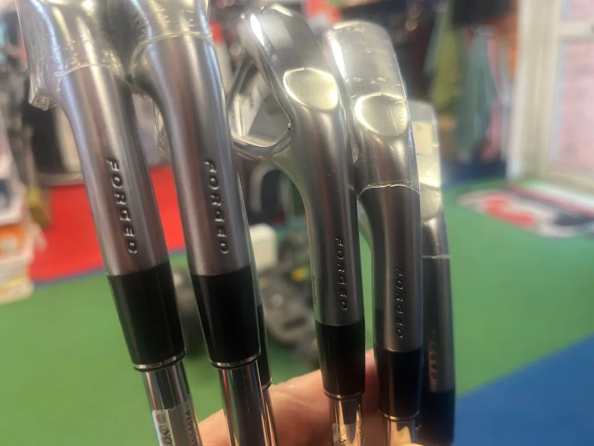 Srixon ZX7 steel irons 4-pw - Image 3