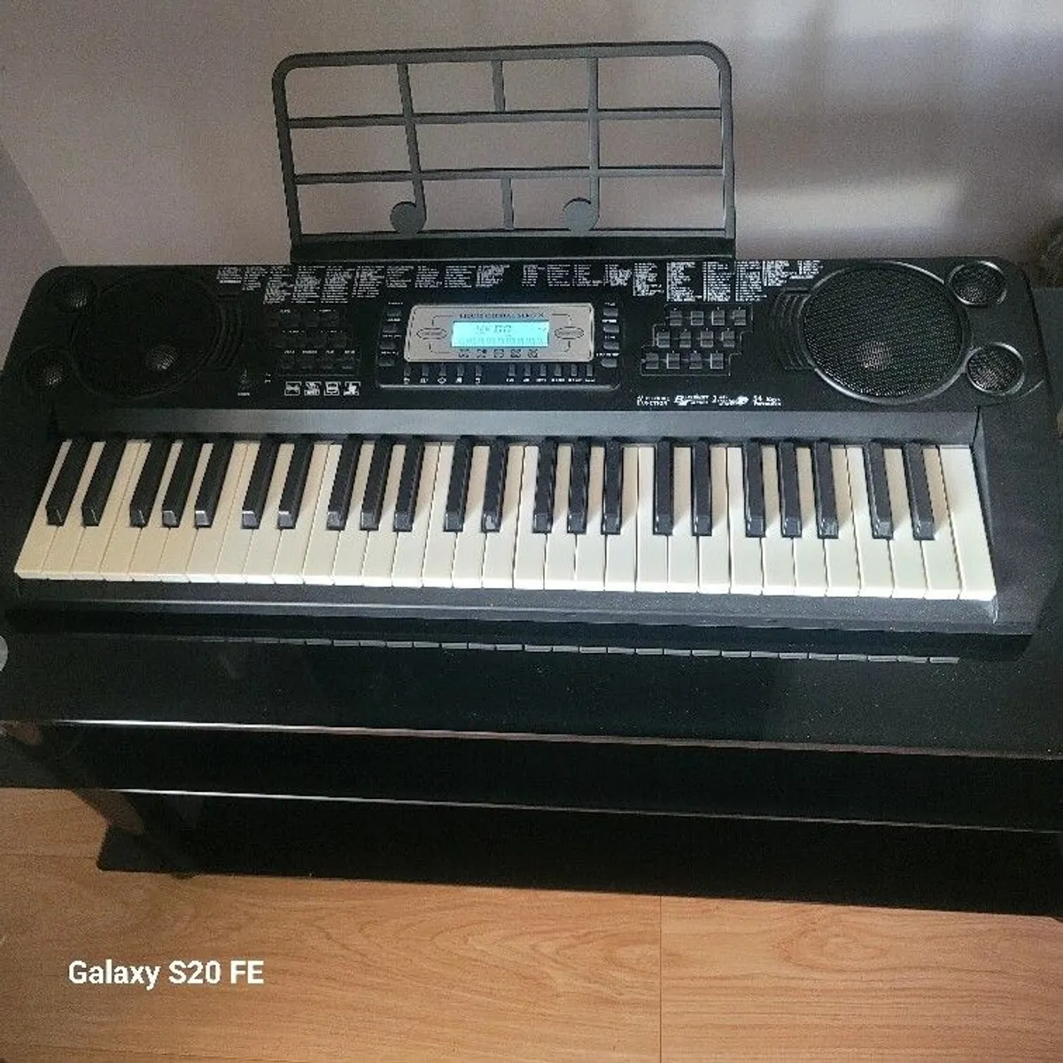 Electronic Piano keyboard