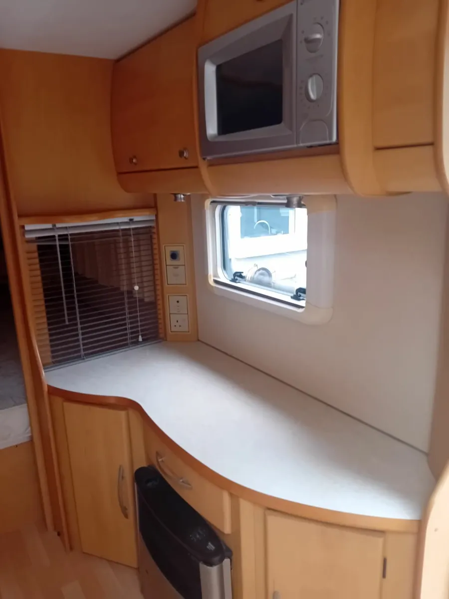 Caravan - Image 1
