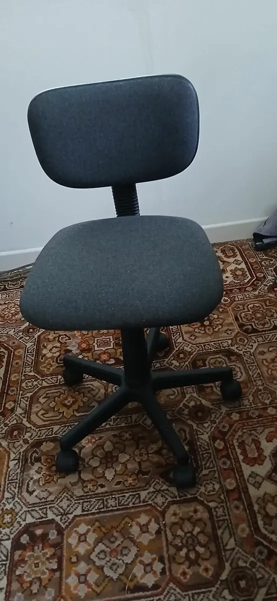 Swivel chair - Image 3