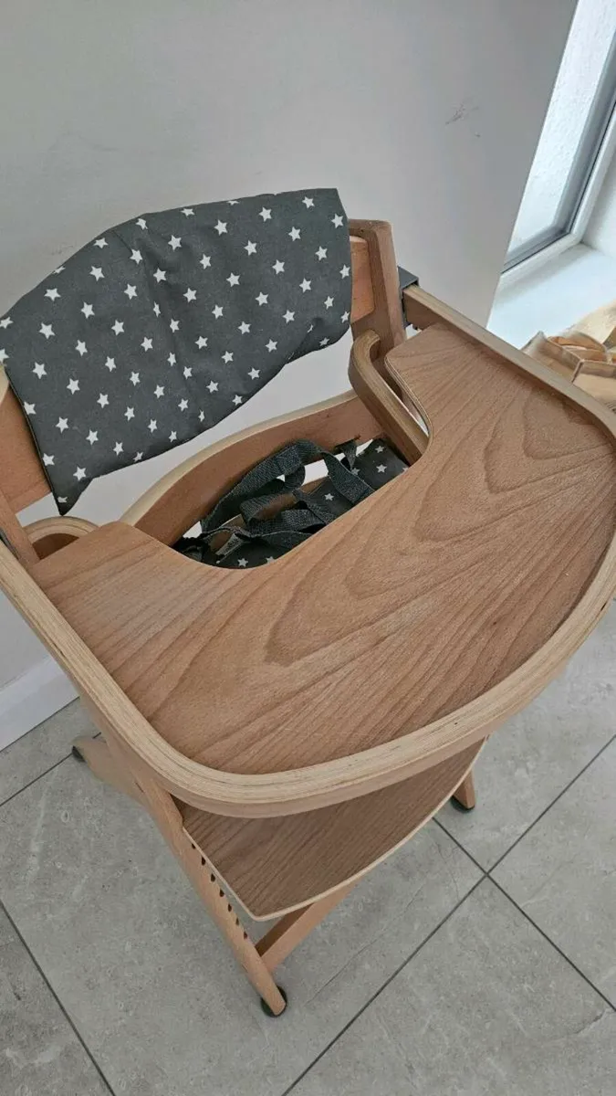 High chair - Image 2