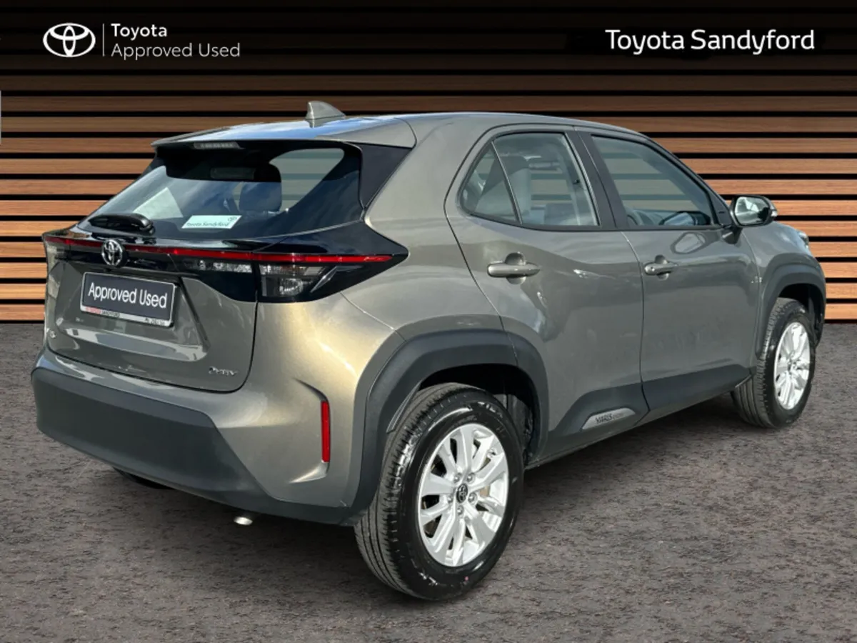 Toyota Yaris Cross LUNA HYBRID AUTOMATIC // REAR C - Image 2