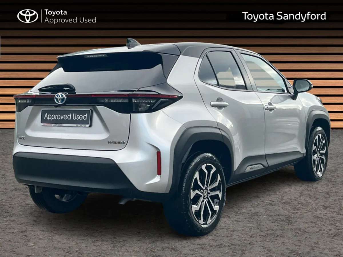 Toyota Yaris Cross LUNA SPORT // REAR CAMERA // SM - Image 2