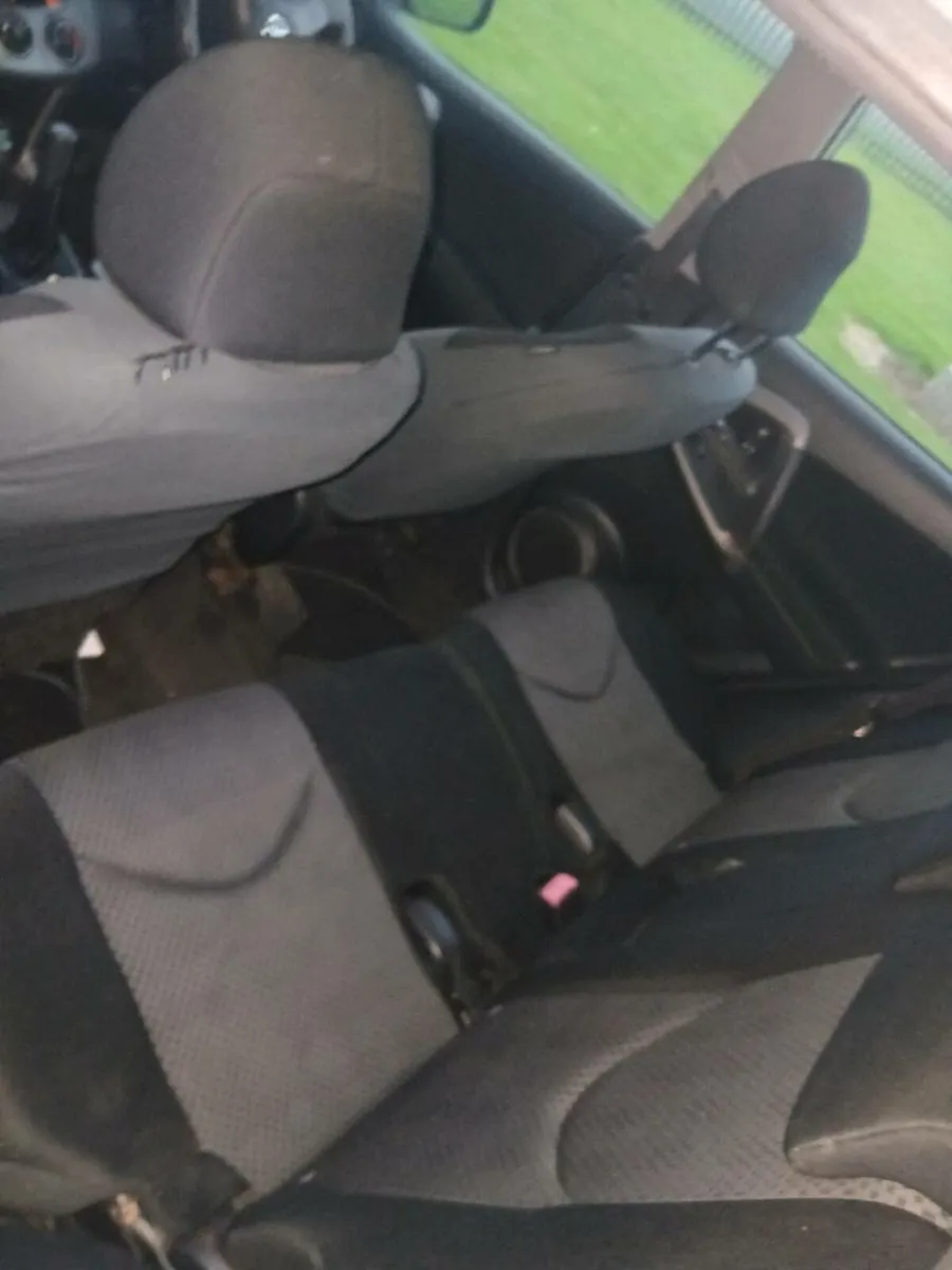 Toyota rav 4  4X4 Air conditioning taxed - Image 3