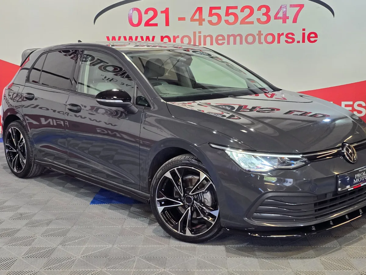 212 VW GOLF 2.0 TDI AUTO IN STUNNING URANO GREY - Image 1