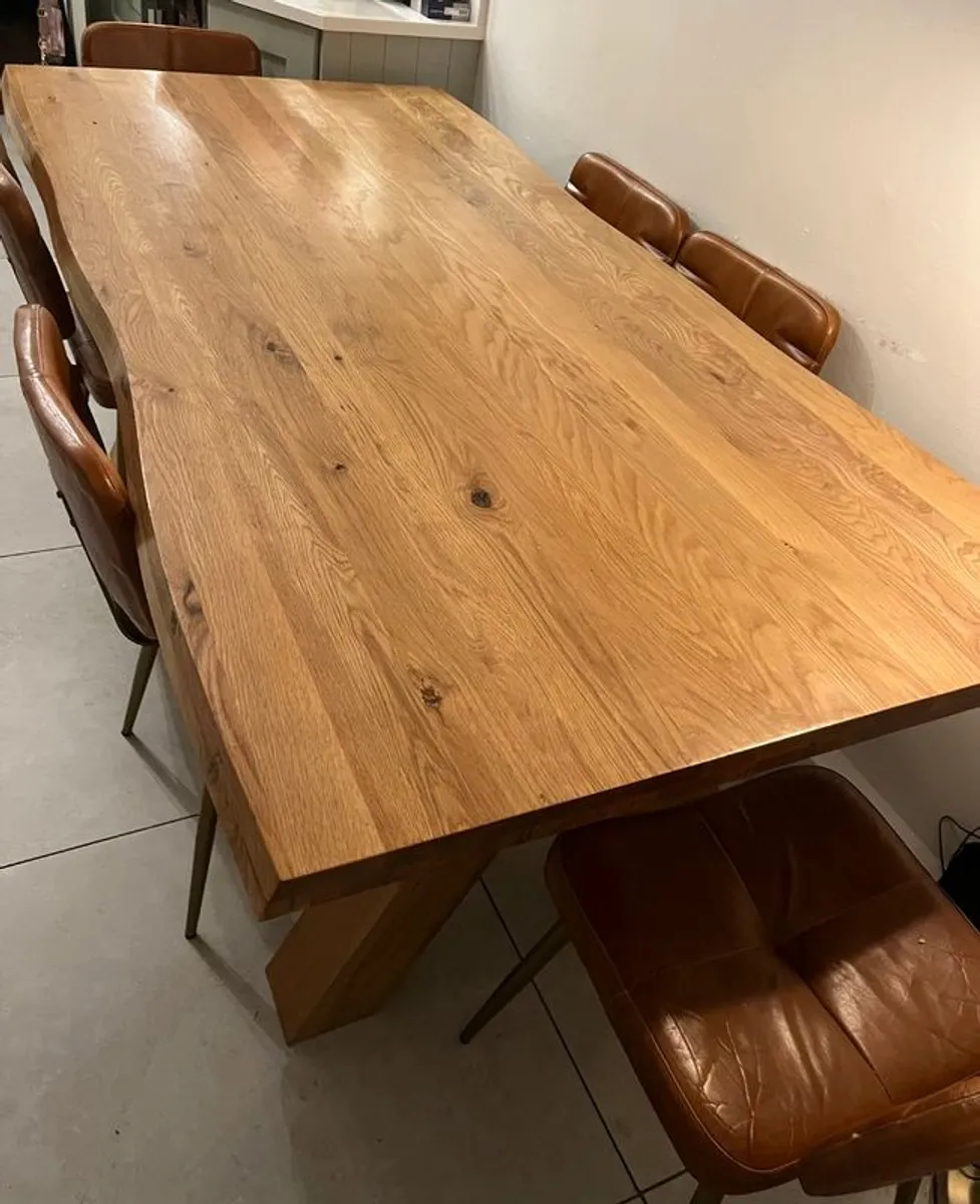 Oak dining table - Image 1